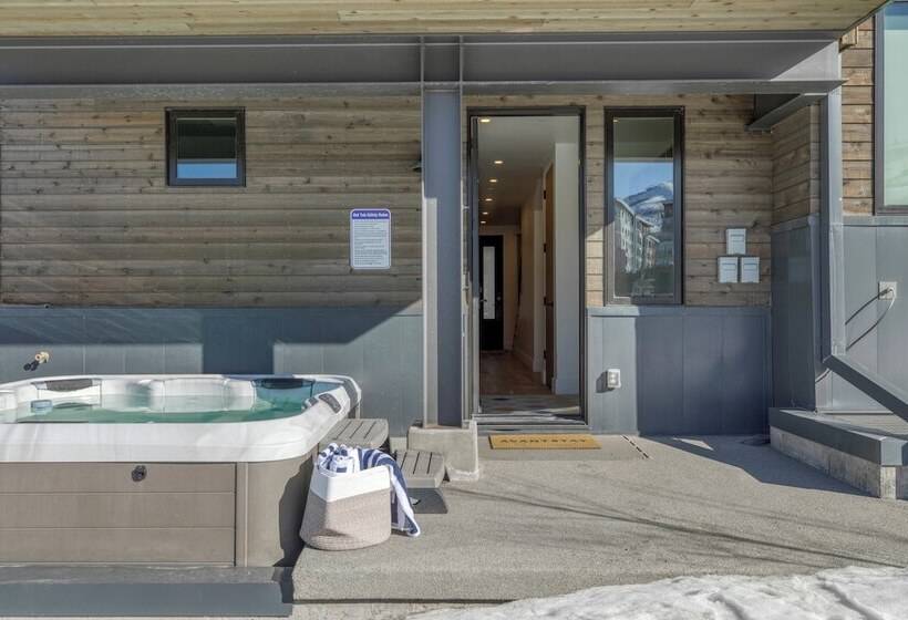 The Ridge At Canyons Village By Avantstay Stunning Ski In/out Condo W/ Hot Tub