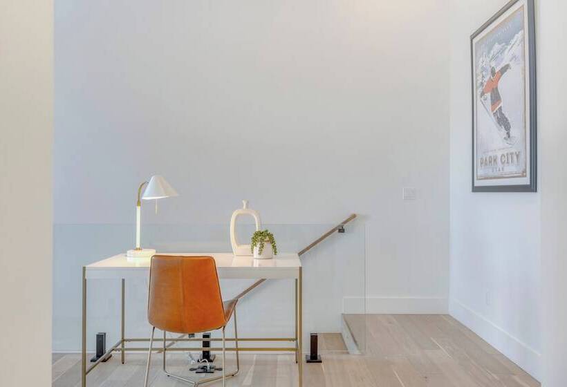 The Ridge At Canyons Village By Avantstay Stunning Ski In/out Condo W/ Hot Tub