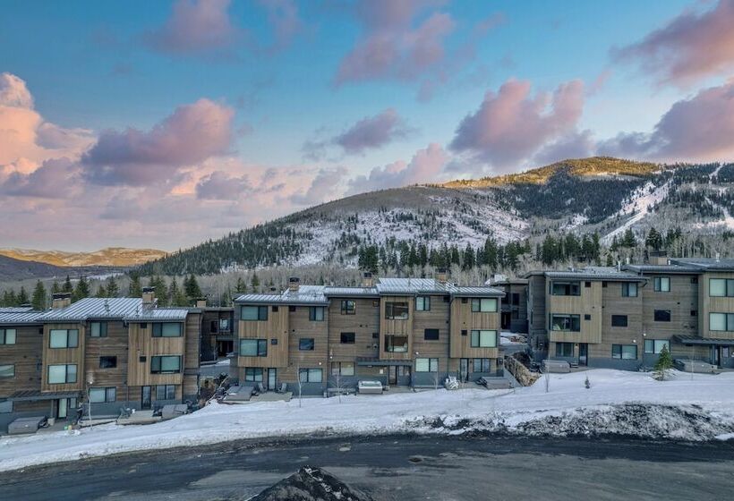 The Ridge At Canyons Village By Avantstay Stunning Ski In/out Condo W/ Hot Tub