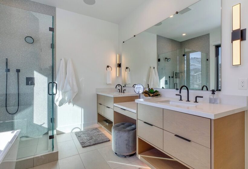 The Ridge At Canyons Village By Avantstay Stunning Ski In/out Condo W/ Hot Tub