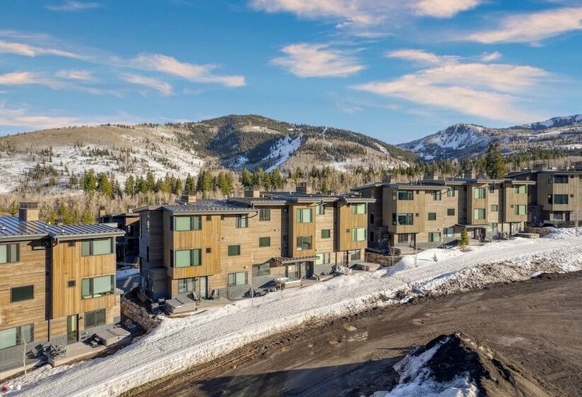 The Ridge At Canyons Village By Avantstay Stunning Ski In/out Condo W/ Hot Tub