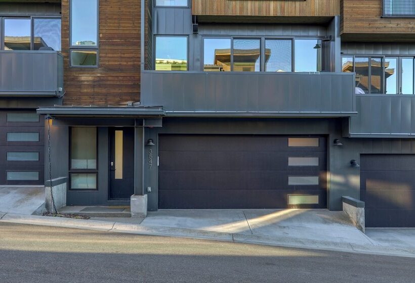 The Ridge At Canyons Village By Avantstay Stunning Ski In/out Condo W/ Hot Tub