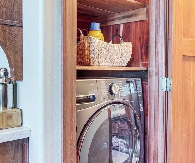 Northwood Tours Escape : Hot Tub & Lake Access!