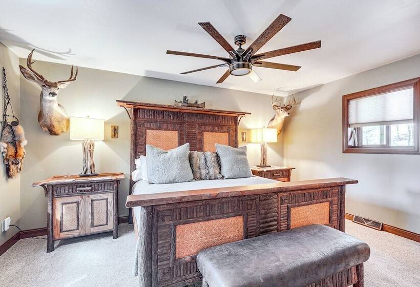 Northwood Tours Escape : Hot Tub & Lake Access!