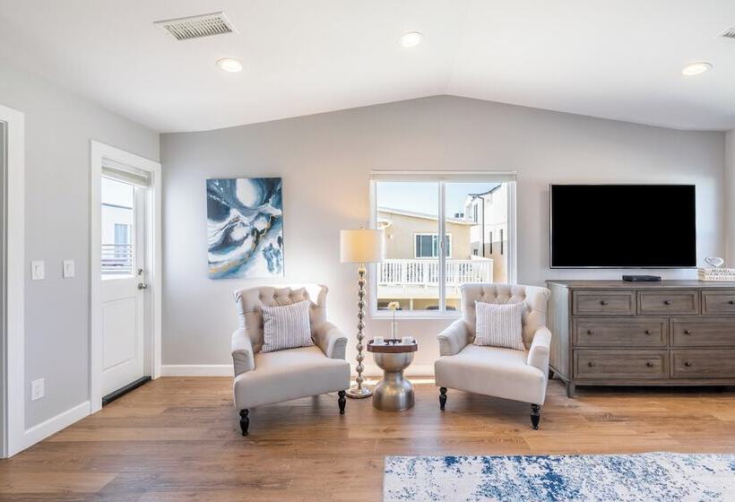 Ocean Breeze Ii By Avantstay Steps To The Beach!