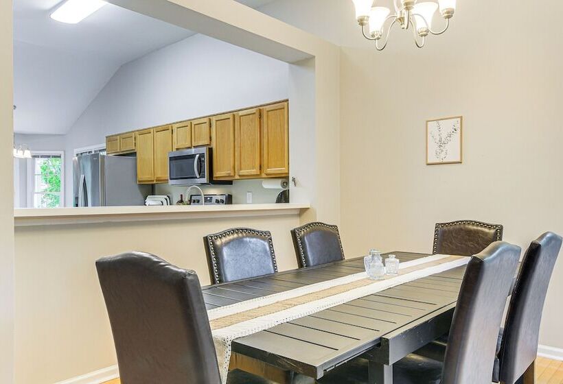 Park Village Home W/ Pond: 6 Mi To Downtown Cary