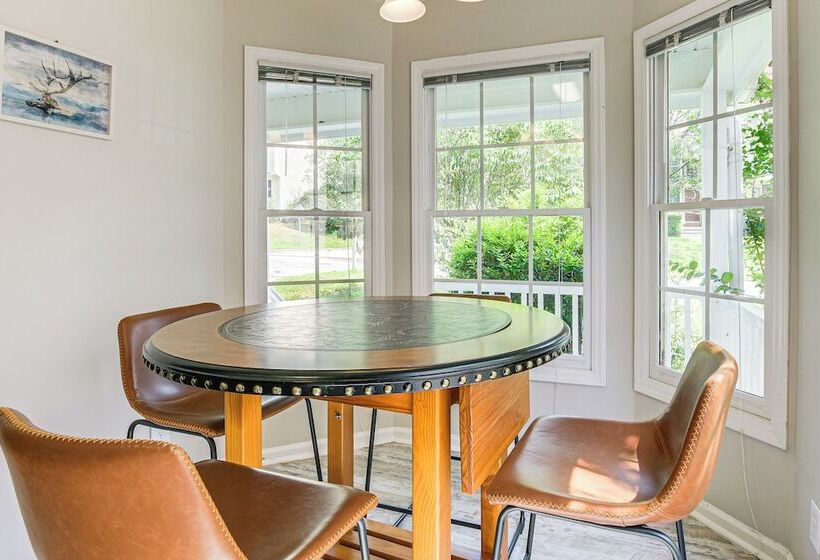 Park Village Home W/ Pond: 6 Mi To Downtown Cary