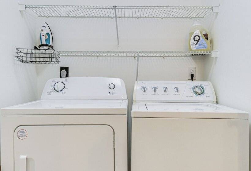 Park Village Home W/ Pond: 6 Mi To Downtown Cary