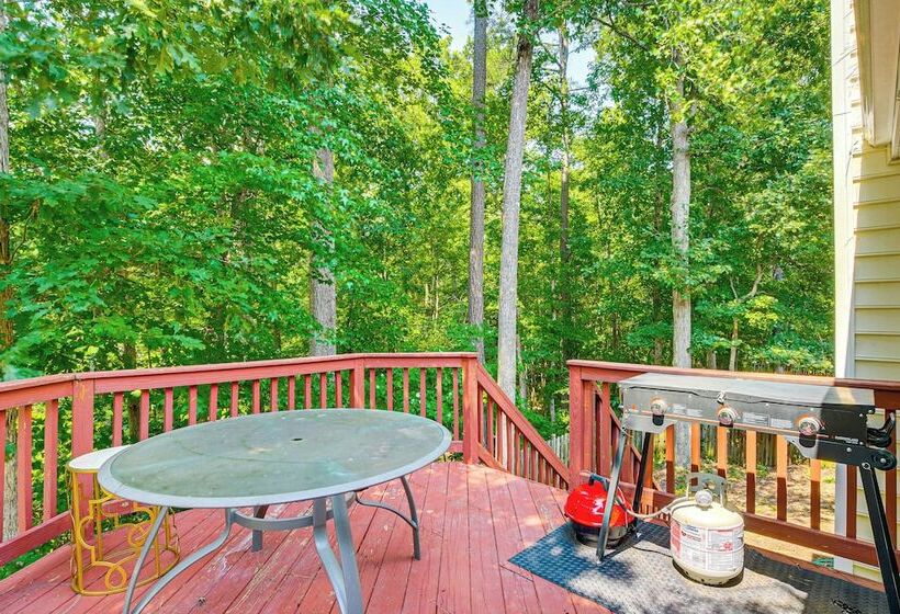 Park Village Home W/ Pond: 6 Mi To Downtown Cary