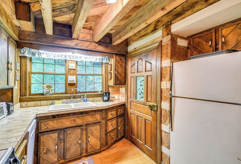 Peaceful Burnsville Cabin By South Toe River!