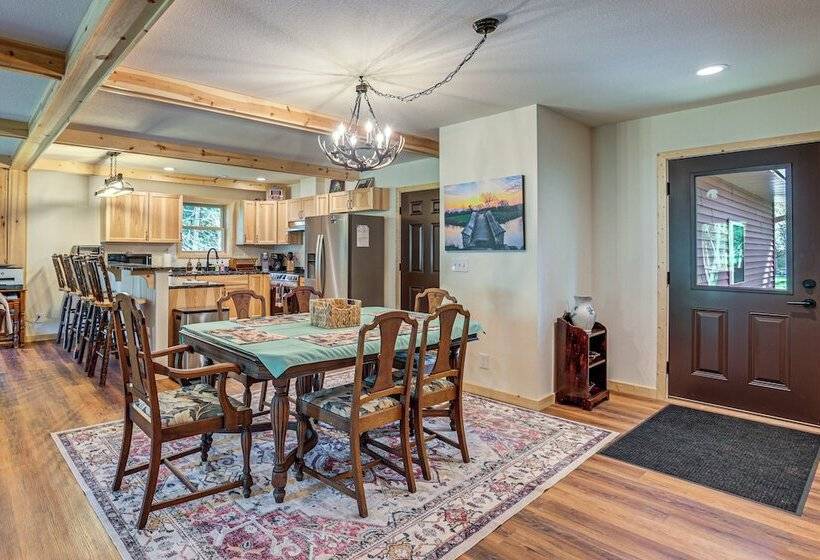 Peaceful Eagle River Cottage W/ Deck, Pets Welcome