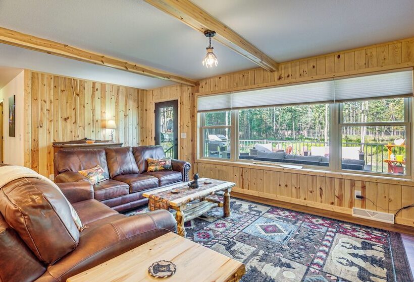 Peaceful Eagle River Cottage W/ Deck, Pets Welcome