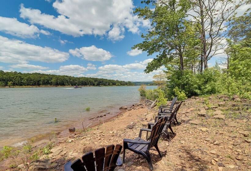 Peaceful Greers Ferry Cabin W/ Deck & Lake View!