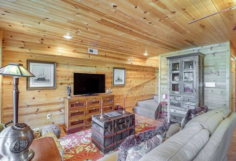 Peaceful Greers Ferry Cabin W/ Deck & Lake View!