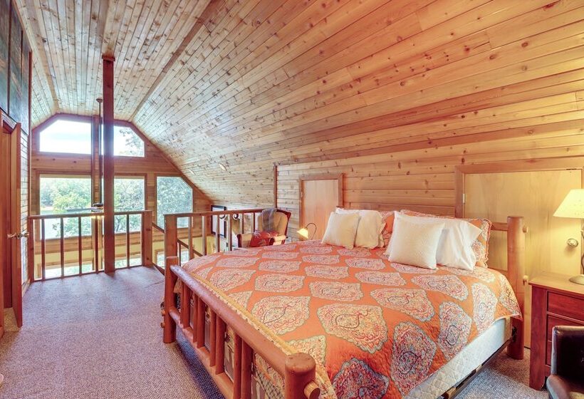 Peaceful Greers Ferry Cabin W/ Deck & Lake View!