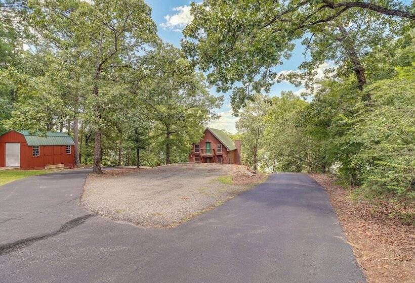 Peaceful Greers Ferry Cabin W/ Deck & Lake View!