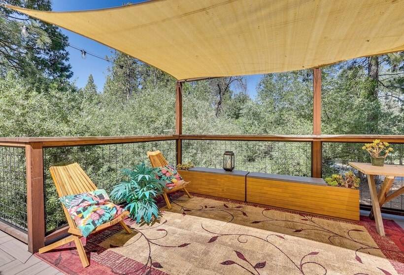 Peaceful Wooden Cabin, 2 Mi To Bass Lake!