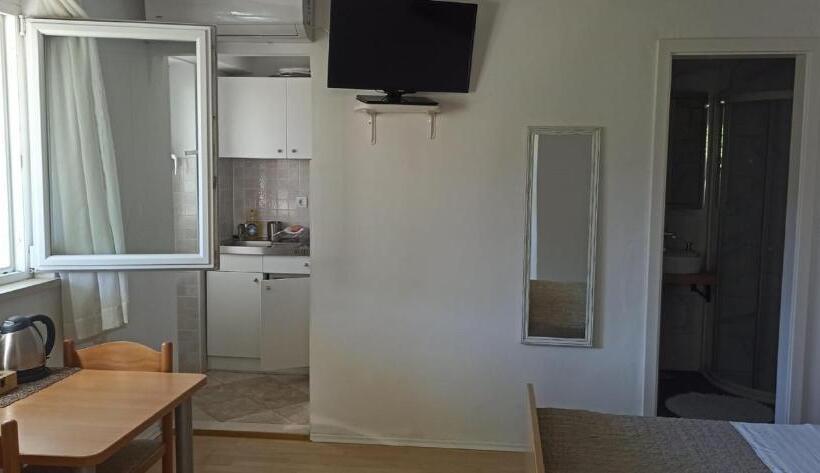 פנסיון Apartments & Rooms Jokovic