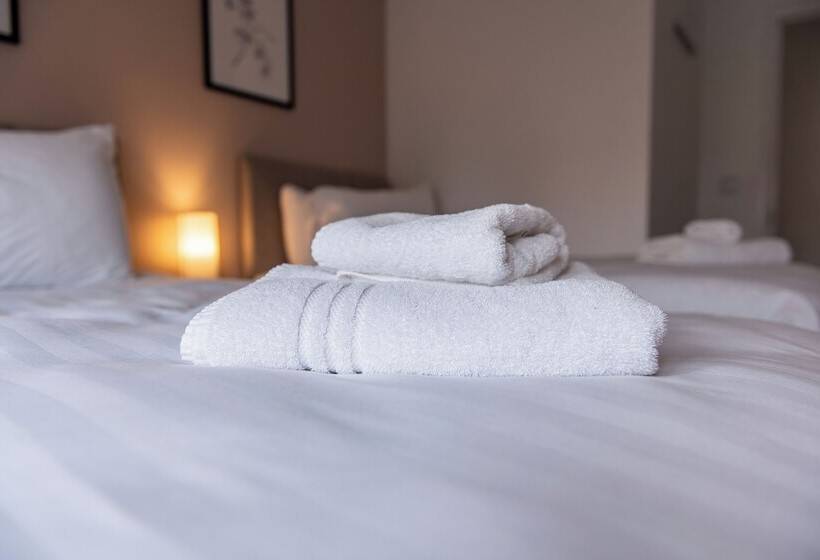 פנסיון Clifford House