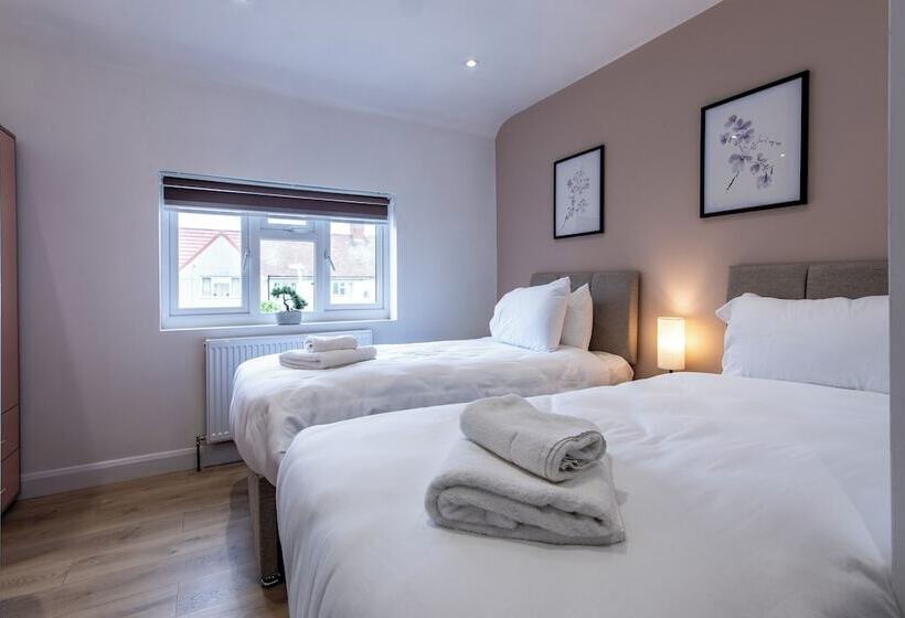 פנסיון Clifford House