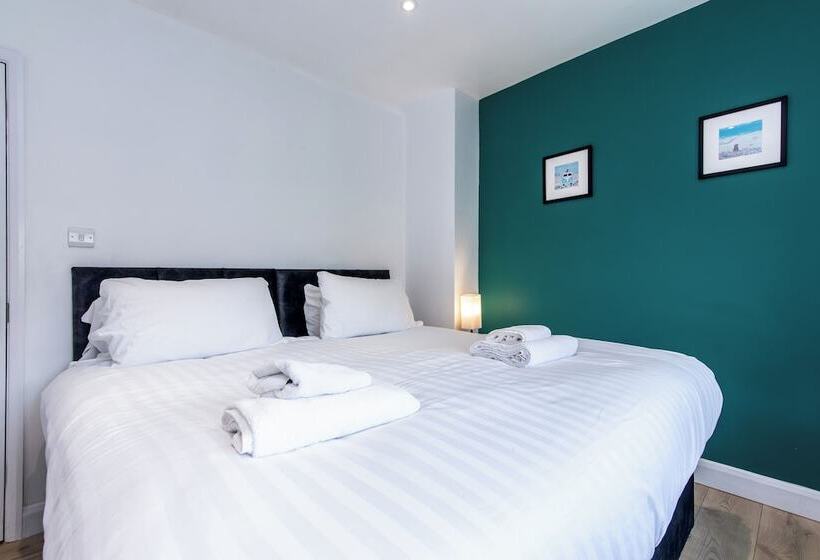 פנסיון Clifford House