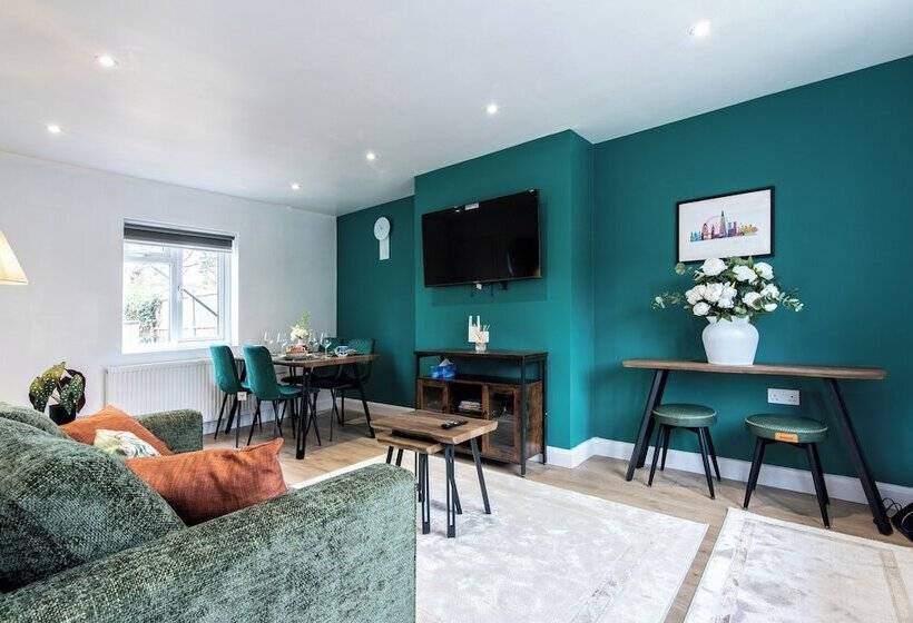 פנסיון Clifford House