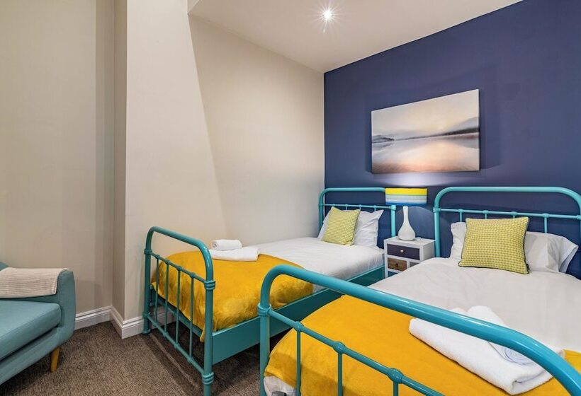 פנסיון Dovecote House