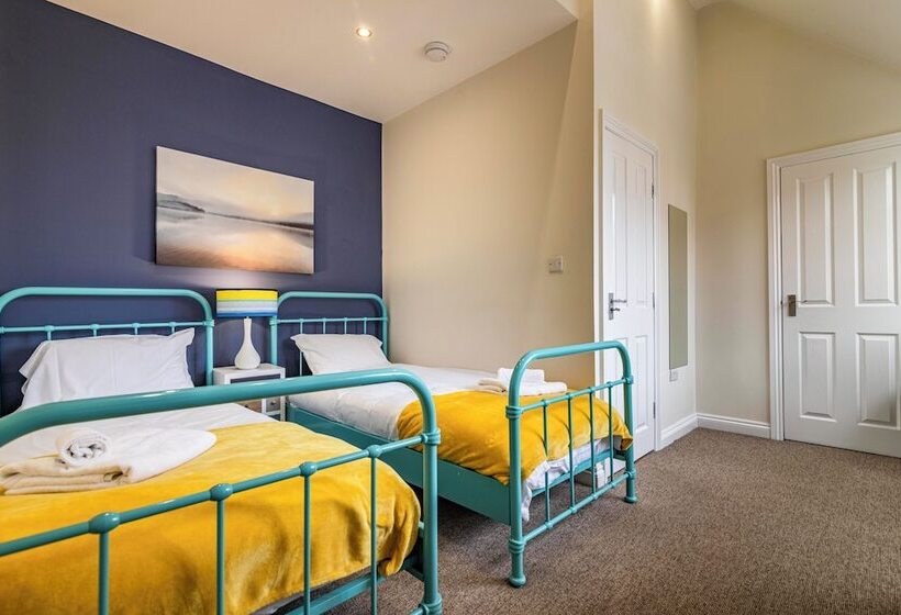 פנסיון Dovecote House