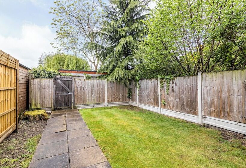 פנסיון Dovecote House