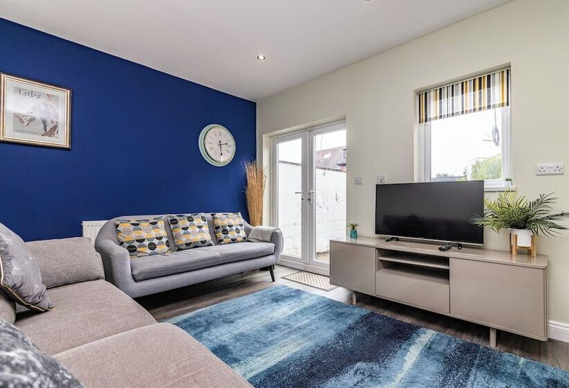 פנסיון Dovecote House