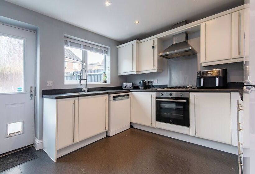 Пансион Frome Gardens 17