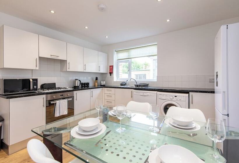 膳宿费 Gertrude House