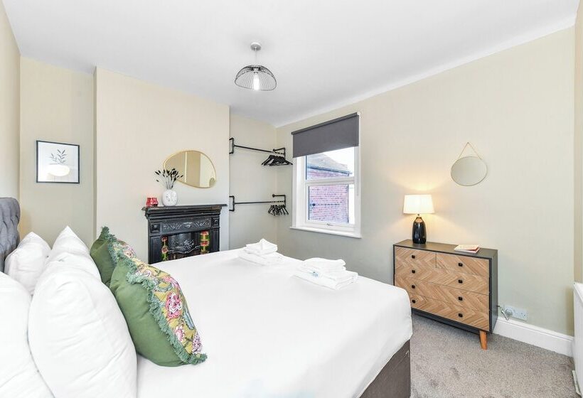 פנסיון Haydn House