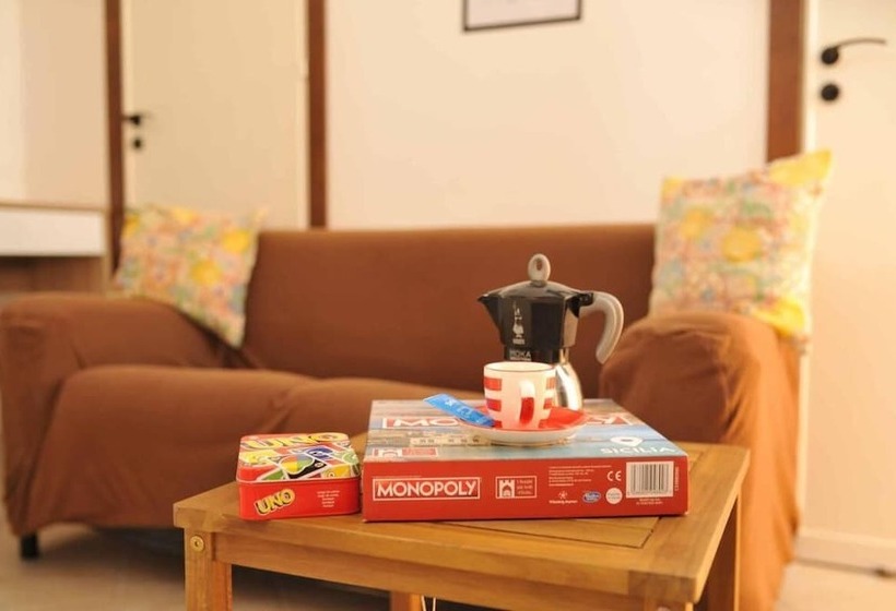 ペンション Room In Apartment   Terrasinipalermovacation For 2 Guests New