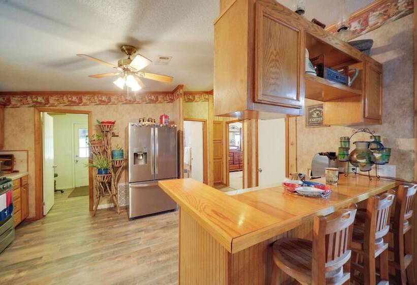 Pet Friendly Blanco Home W/ Private Deck!