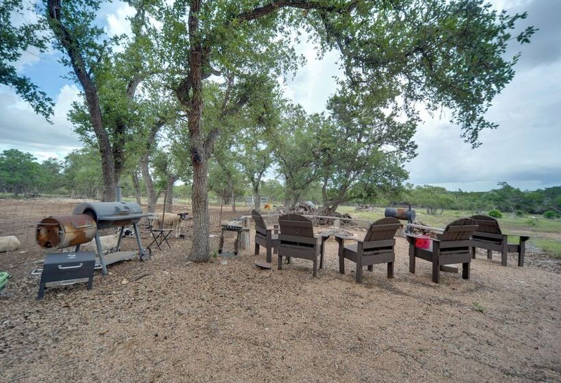 Pet Friendly Blanco Home W/ Private Deck!