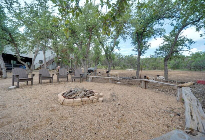 Pet Friendly Blanco Home W/ Private Deck!