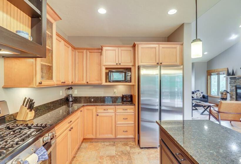 Pet Friendly Columbia Falls Home W/ Gas Grill!