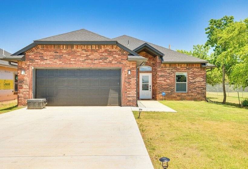 Pet Friendly Elgin Retreat W/ Patio, Grill & Yard!