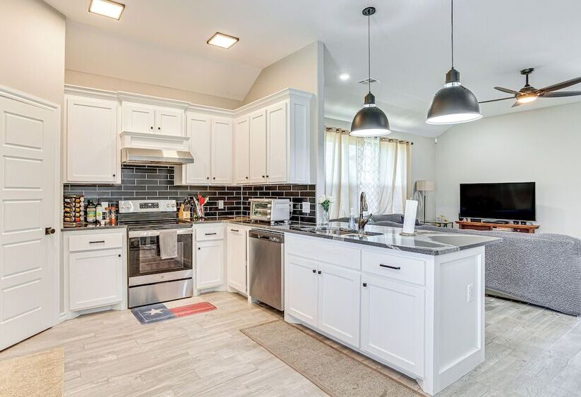 Pet Friendly Elgin Retreat W/ Patio, Grill & Yard!