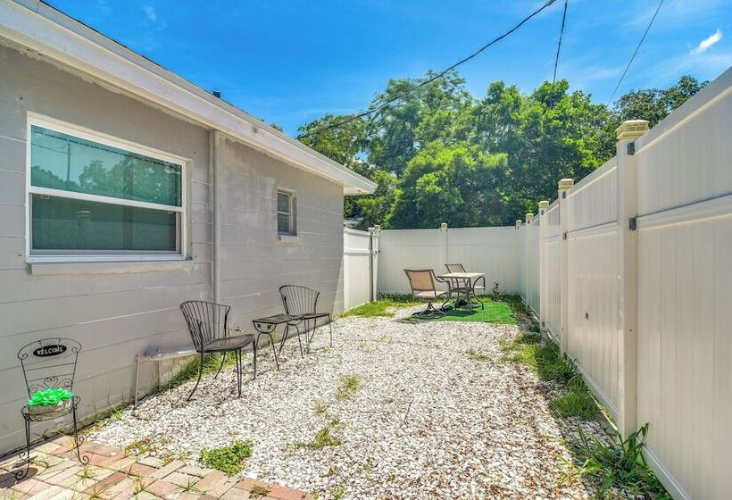 Pet Friendly Largo Duplex W/ Patio!
