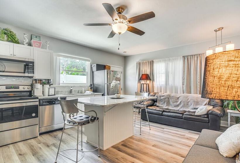 Pet Friendly Largo Duplex W/ Patio!