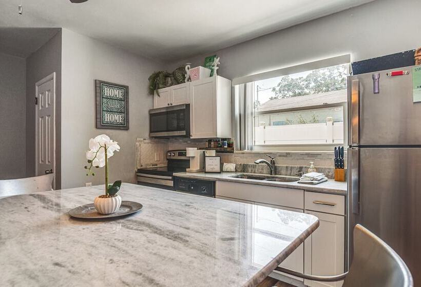 Pet Friendly Largo Duplex W/ Patio!