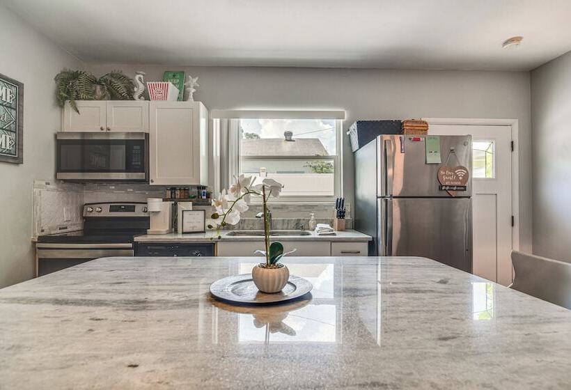 Pet Friendly Largo Duplex W/ Patio!