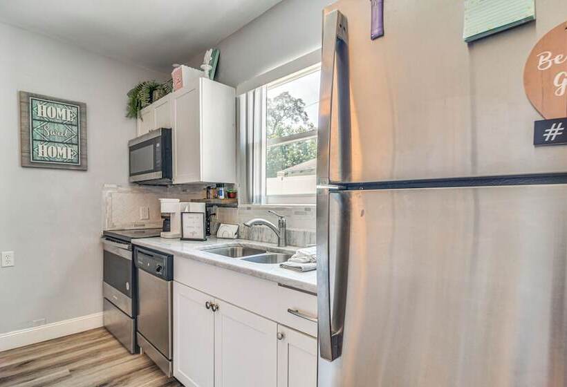 Pet Friendly Largo Duplex W/ Patio!