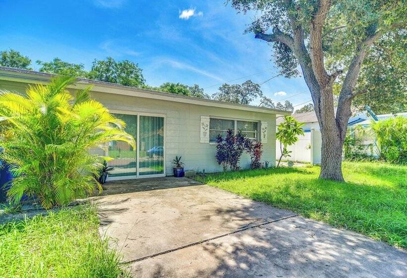 Pet Friendly Largo Duplex W/ Patio!