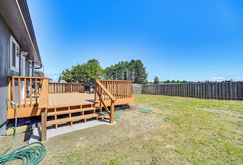 Pet Friendly Moclips Home: Walk To Mocrocks Beach!