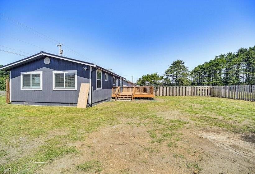 Pet Friendly Moclips Home: Walk To Mocrocks Beach!