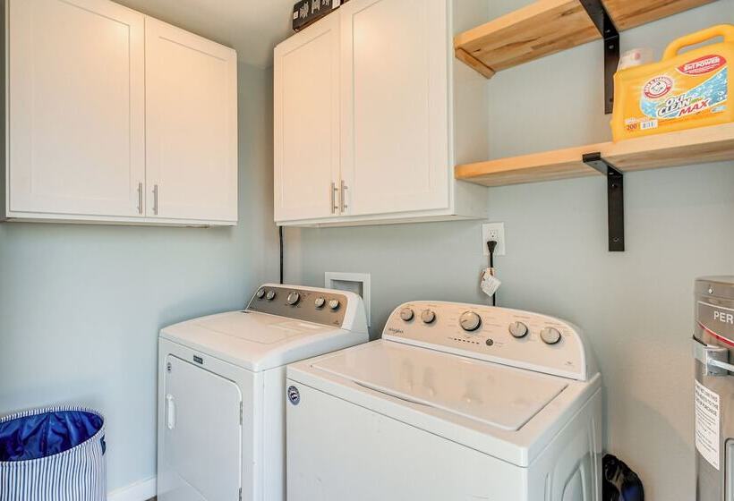 Pet Friendly Moclips Home: Walk To Mocrocks Beach!