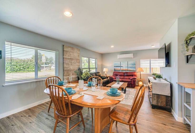 Pet Friendly Moclips Home: Walk To Mocrocks Beach!